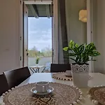 Lejlighed Lovely Flat With Swimming Pool