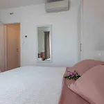 Lovely Flat With Swimming Pool Lejlighed *