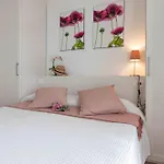 Apartman Lovely Flat With Swimming Pool