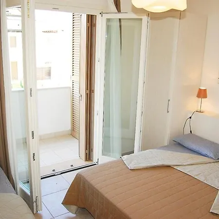 Lovely Flat With Swimming Pool 아파트