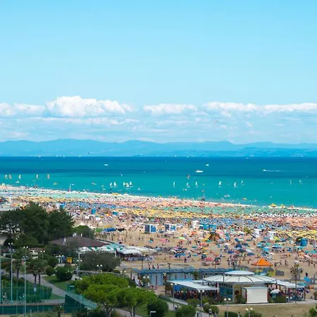 Lovely Flat With Swimming Pool Apartmán