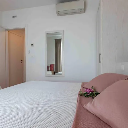 Lovely Flat With Swimming Pool Daire *