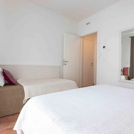 Lovely Flat With Swimming Pool * ביביונה