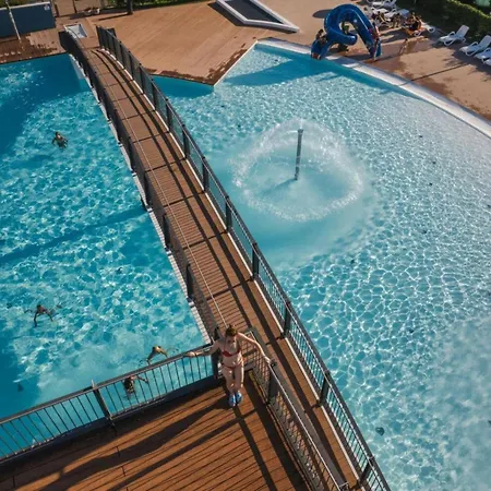 Daire Lovely Flat With Swimming Pool Bibione