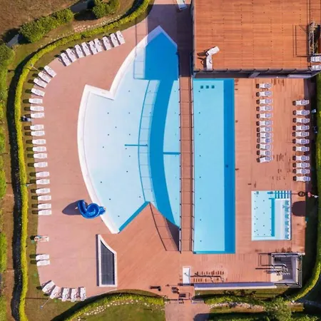 Daire Lovely Flat With Swimming Pool