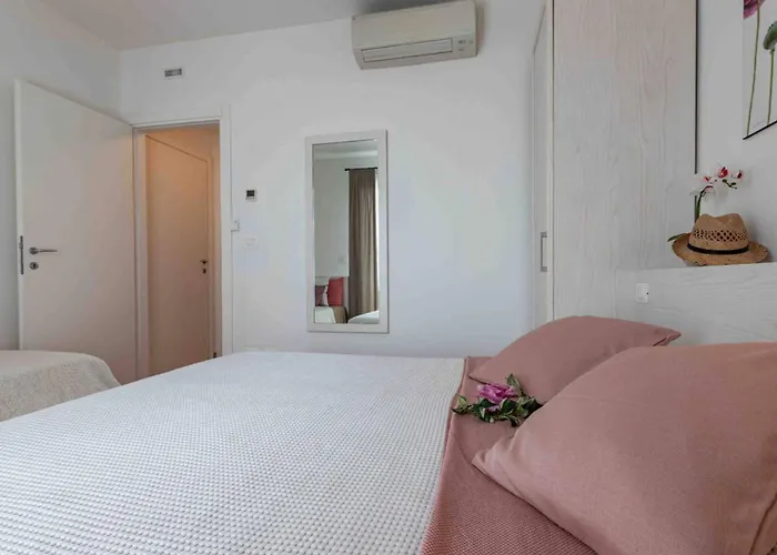 Lovely Flat With Swimming Pool Lejlighed *